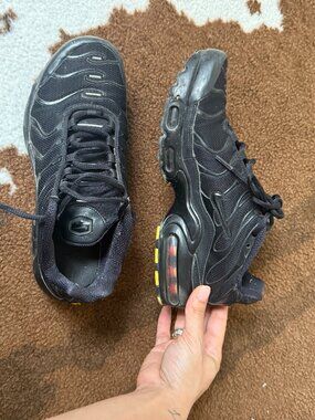 Nike Air Max Plus TN Black Sneakers 7.5 Worn